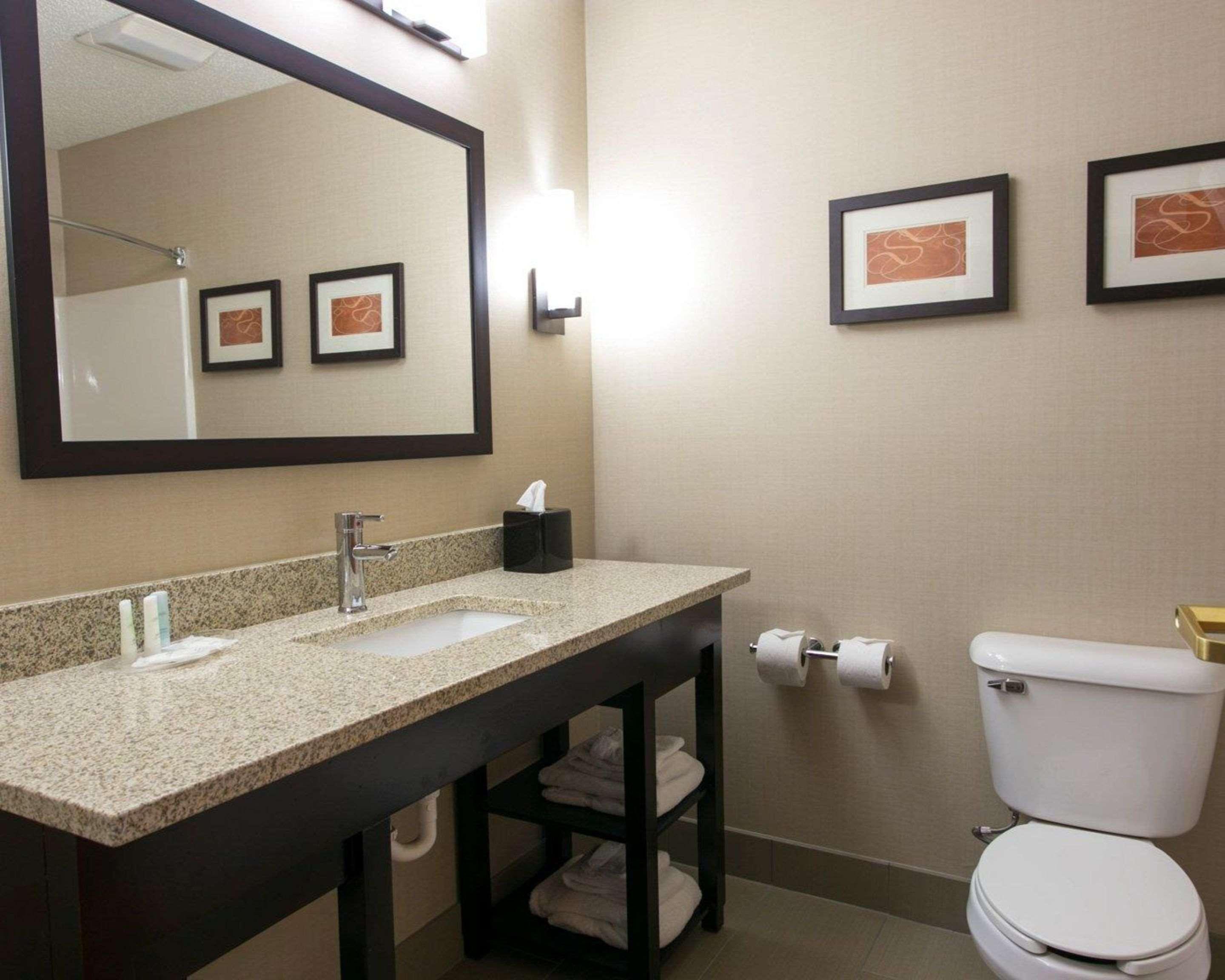 Comfort Suites Benton Harbor - St Joseph Eksteriør bilde